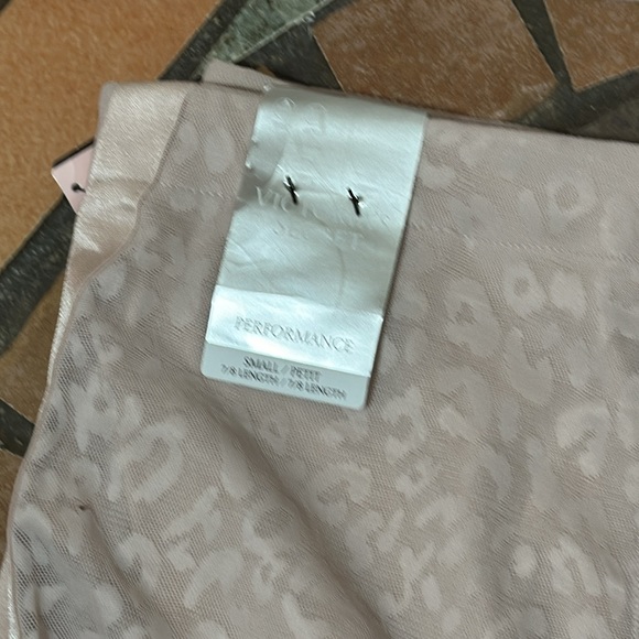 Victoria’s Secret Sheer Crop Top and Leggings Set - Picture 4 of 4